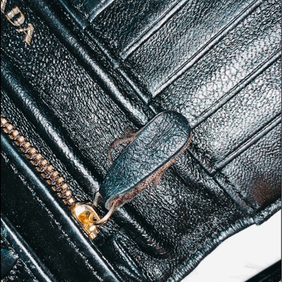 *sold* RARE VINTAGE PRADA Puffy Stitch Clutch - Picture 10 of 11